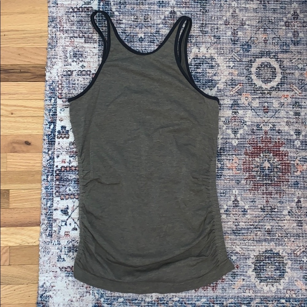 Lulu lemon high rise workout top